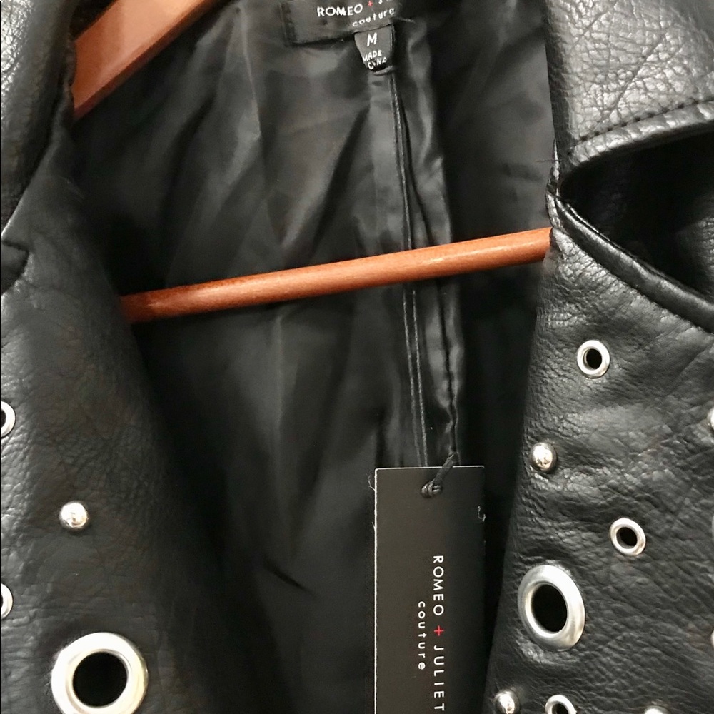RARE Circle Rivet Moto Jacket🖤 - Picture 8 of 8